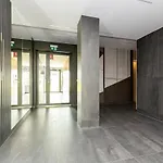 Easy & Comfortable, Very Close To The Center